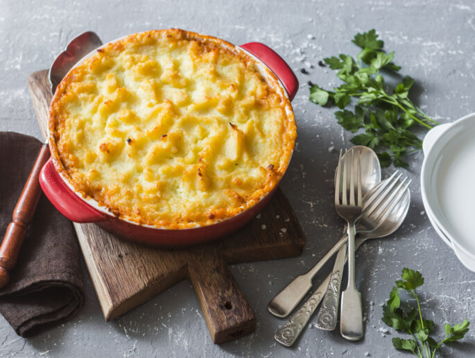 Vegetarian,Shepherd's,Pie.,Potatoes,,Lentils,And,Seasonal,Garden,Vegetables,Casserole.